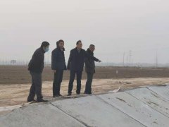2021年1月27日聊城市水利工程總公司領導李令安、杜代軍、葛朝軍、高文濱一行到聊城市位山灌區(qū)續(xù)建配套節(jié)水改造工程2020年項目（二期）施工五標項目工地檢查指導工作。公司領導一