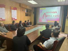 為了營造感恩母親、關(guān)愛母親、回報(bào)母親的良好氛圍，弘揚(yáng)中華民族優(yōu)秀傳統(tǒng)文化，在母親節(jié)到來之際，聊城市水利工程總公司開展了 我為母親唱首歌活動。 活動現(xiàn)場，大家圍坐一團(tuán)